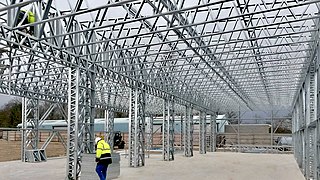 Three dimensional truss construction
