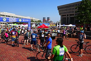 Hub on Wheels bicycle tour finish line, 2017
