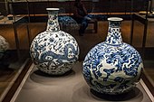 Two flasks with dragons; 1403–1424; underglaze blue porcelain; height (the left one): 47.8 cm, height (the right one): 44.6 cm; British Museum