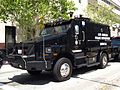 Gepanzertes Einsatzfahrzeug eines LAPD SWAT Teams