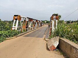 Ancien pont sur la rivière Kara[4]