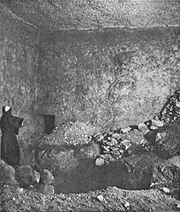 Pit Shaft in the floor, and blind corridor entrance