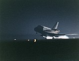Space shuttle discover lands on STS-82.