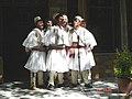 Albanese mannen in traditionele klederdracht in Skrapar