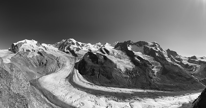File:Massiccio del Monte Rosa - Gornergrat, Svizzera - 13 Agosto 2022.jpg