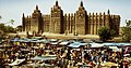 Veľká mešita v Djenné. Ukážka sudánsko-sahelskej architektúry. Mali, západná Afrika.