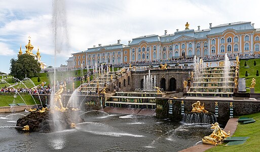 Grand Cascade and fountains of Peterhof Palace, facing the Gulf of Finland (1714–28)