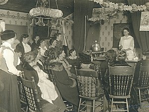 Meat canning demonstration at meeting of the Akron Home Economics Club on December 19, 1916.