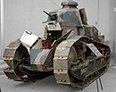 טנק רנו FT17 עומד במוזיאון של העיר סומיר. דגם משנת 1938 שכשל מול השריון הגרמני העדיף.