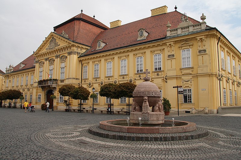 File:Szekesfehervar Orb and Episcopal Palace.JPG