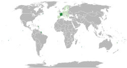 Vị trí của Pháp và lãnh thổ hải ngoại (cam) ở Liên minh châu Âu (xanh nhạt)