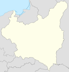 Mapa konturowa Polski w 1939, blisko centrum u góry znajduje się punkt z opisem „miejsce zdarzenia”