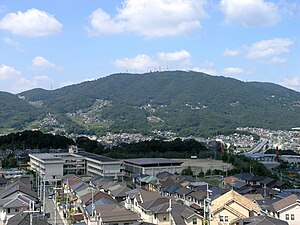 奈良県側から見た生駒送信所