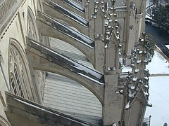 Flying buttresses