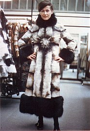 Naturfarbener Donkalimantel mit Fuchs (ca. vor 1980)