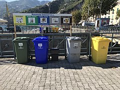 Mülltrennung in Maiori, Italien, Provinz Salerno