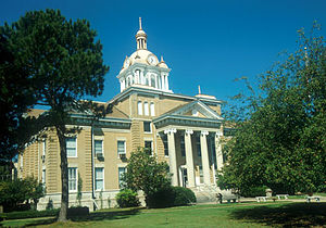 Fayette County courthouse in Fayette