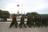 Militares do atual exército do Vietnã.