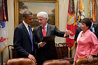 Clinton con el entonces presidente Barack Obama y su asesora principal Valerie Jarrett en julio de 2010.