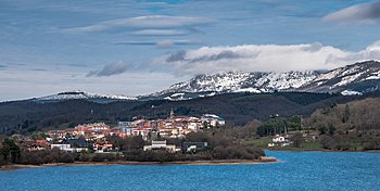 Legutio and the Urrunaga Reservoir