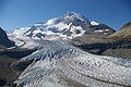Mount Robson en de Robson Glacier zoals gezien van op de Snowbird Pass route.