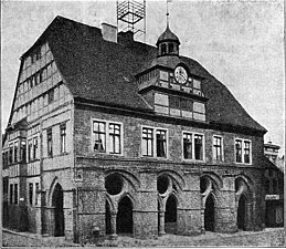 Raadhuis in Minden, foto van voor 1911; de op een kloostergang lijkende loggia is na de Tweede Wereldoorlog bewaard gebleven