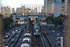 Right-hand traffic in Metro Manila, Philippines