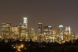 Los Angeles, isa sa mga pangunahing lungsod sa kanlurang Estados Unidos, at ang pinakamataong lungsod ng estado.