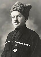 Абдуль-Меджид (Тапа) Чермоев, нефтепромышленник, первый председатель ЦК и первый премьер-министр, чеченец. Умер в эмиграции в Париже в 1937.