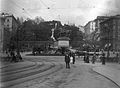 Piazza Corvetto attraversata da una carrozza, nel 1910