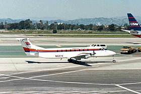 الطائرة المنكوبة نفسها في مطار لوس أنجلوس الدولي في 12 مارس 1994