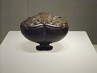 Heart-shaped lacquer box with phoenix pattern.
