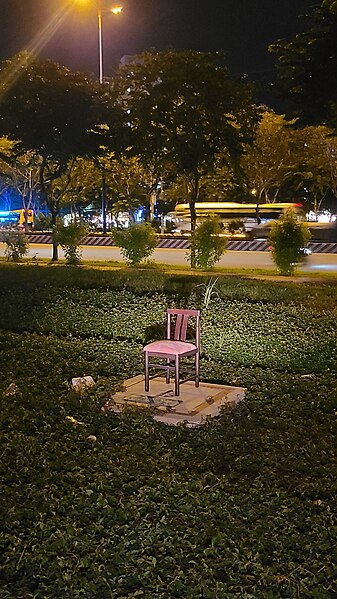 File:Lonely chair.jpg