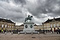 Náměstí Amalienborg s královskými paláci, socha Frederika V.