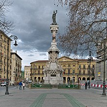 Monumento a los Fueros (Pamplona).jpg