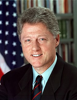 Clinton presidenttikautensa alussa 1993