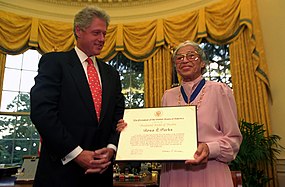 Rosa Parks receives the award from President Bill Clinton, 1996