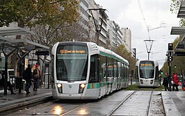 Een Citadis 402 van de Parijse tramlijn T3a bij Porte de Vanves.