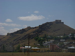 Vista do castelo de Bayburt
