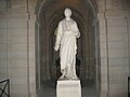 最晩年に九姉妹神ロッジでメイソンリーに入会したヴォルテール[94]の彫像。パリのパンテオン所蔵。