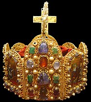 La krono de la Sankta Romia imperio (dua duono de la 10-a jarcento), nun en la Viena Schatzkammer.