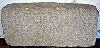 Inscripció funerària romana amb antropònims galaicos: VECIUS VEROBLII F(ilius) PRICE[ps...] CIT(...) C(ASTELLO) CIRCINE AN(norum) LX [...]O VECI F(ilius) PRINCEPS CO[...].