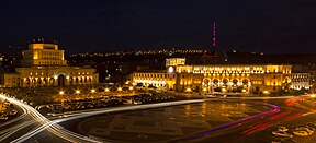 Gece vakti Cumhuriyet Meydanı