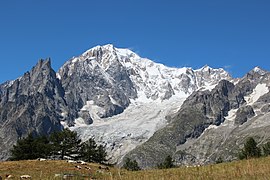 Mont Blanc, nos Alpes, é o pico mais alto da UE
