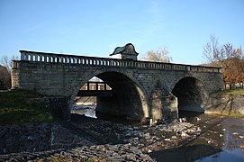 Un puente histórico sobre el Cedrón
