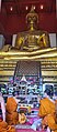 Le plus grand Bouddha de bronze de Thaïlande (12 mètres de haut sans le socle ; 19 mètres avec).
