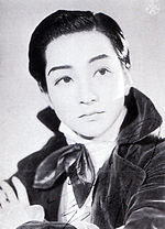 男役姿。『愛国大学生』シモン役（1939年）。