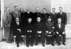 A Szálasi-kormány (Szakváry Emil az álló sorban jobbról a második)