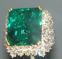 The Chalk Emerald ring, containing a top-quality 37-carat emerald, also in the U.S. National Museum of Natural History.