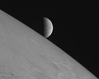 목성과 유로파가 맞닿아있는 사진, 목성에서 230만 km, 유로파에서 300만 km 촬영